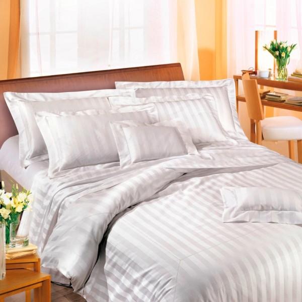 Duvet cover, flat sheet, pillow cases in sateen stripe, plain under sheet